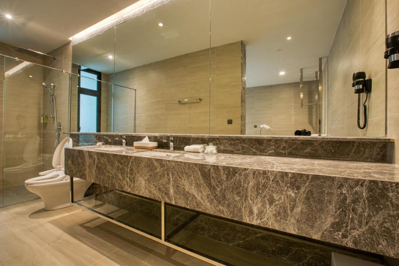Mercure Living Путраджая Экстерьер фото Bathroom