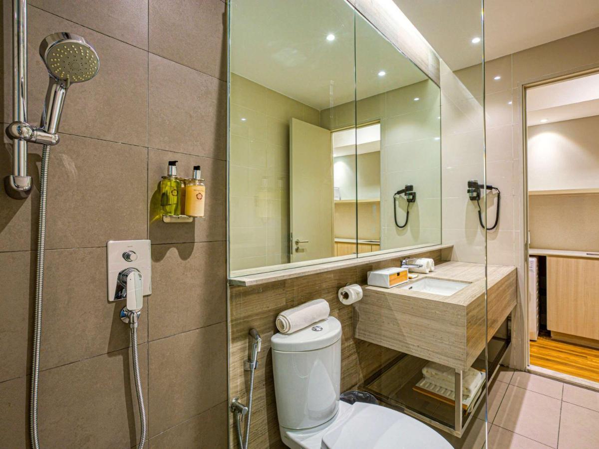 Mercure Living Путраджая Экстерьер фото Bathroom