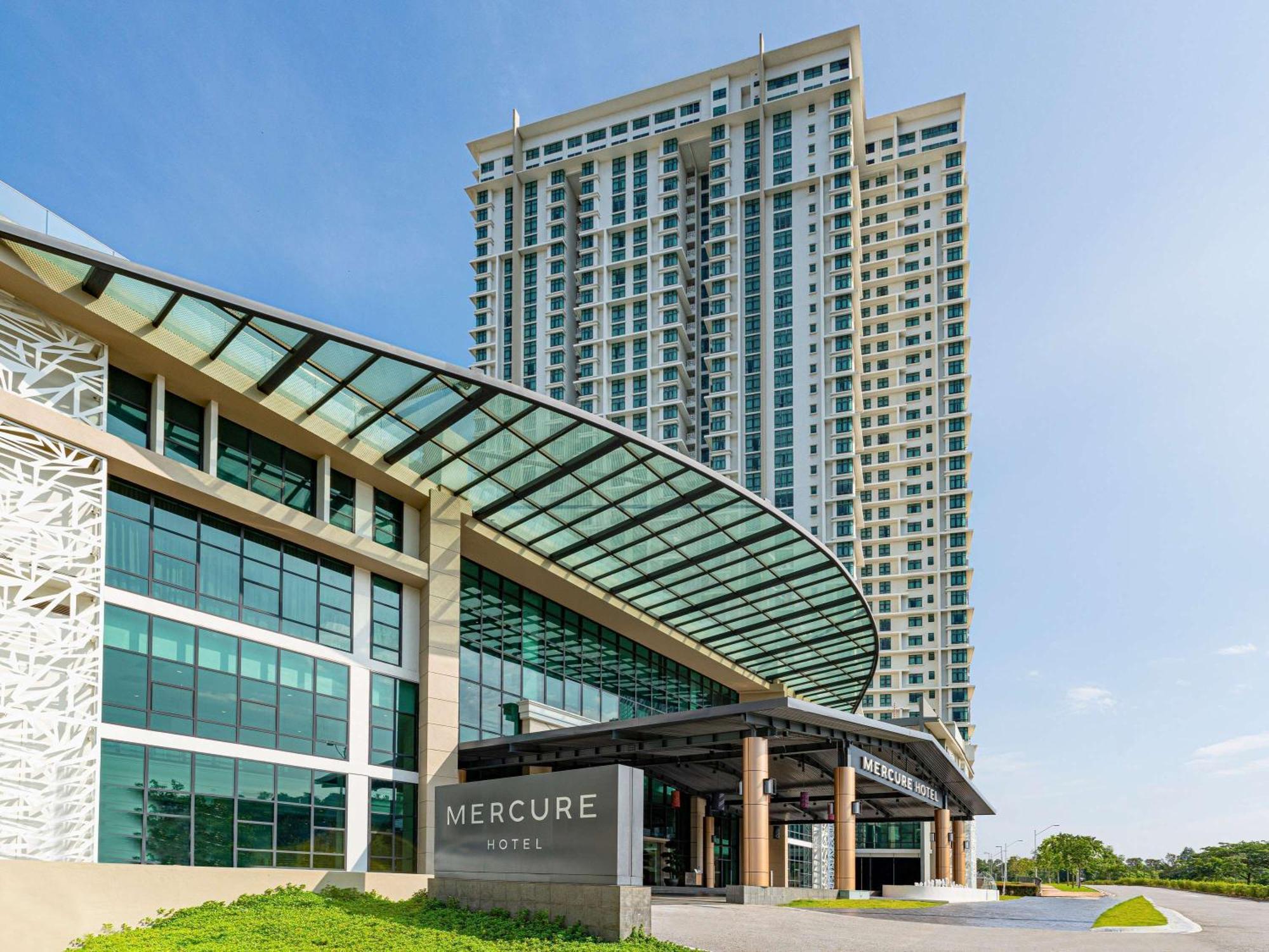 Mercure Living Путраджая Экстерьер фото Mercure Hotel, Vietnam